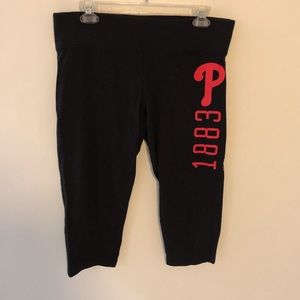 Vs pink Phillies capris
